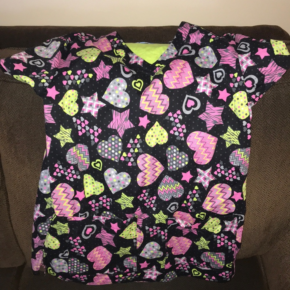 Dream crest scrub top
